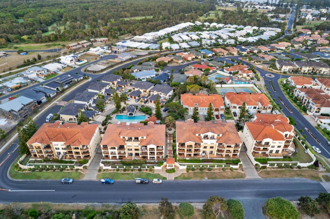 The Sands Resort At Ямба Екстериор снимка